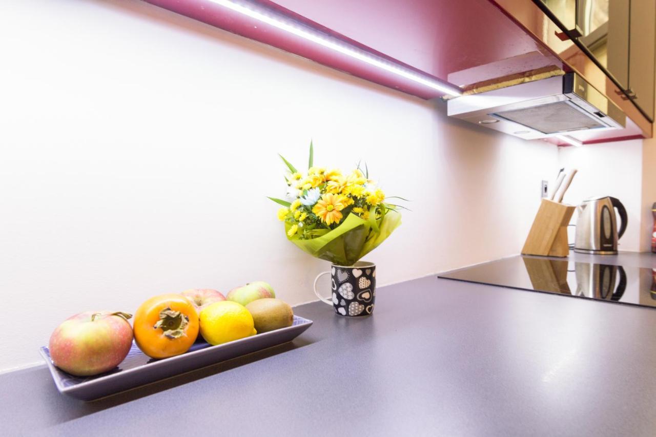 Modern, Stylish And Comfy In Trendy Jewish Quarter Apartment Krakow Luaran gambar